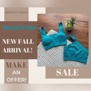 Missactiver Turquoise Sports Bra Set Small